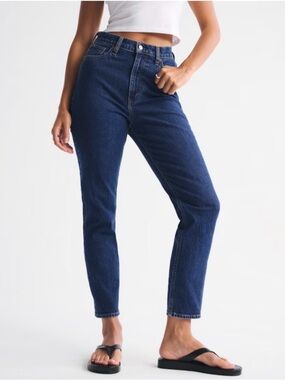 Abercrombie & Fitch Curve Love Ultra High Rise Ankle Straight Jean (long)